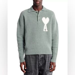 AMI
Boxy Point Collar Regular Fit Knit Logo Sweater